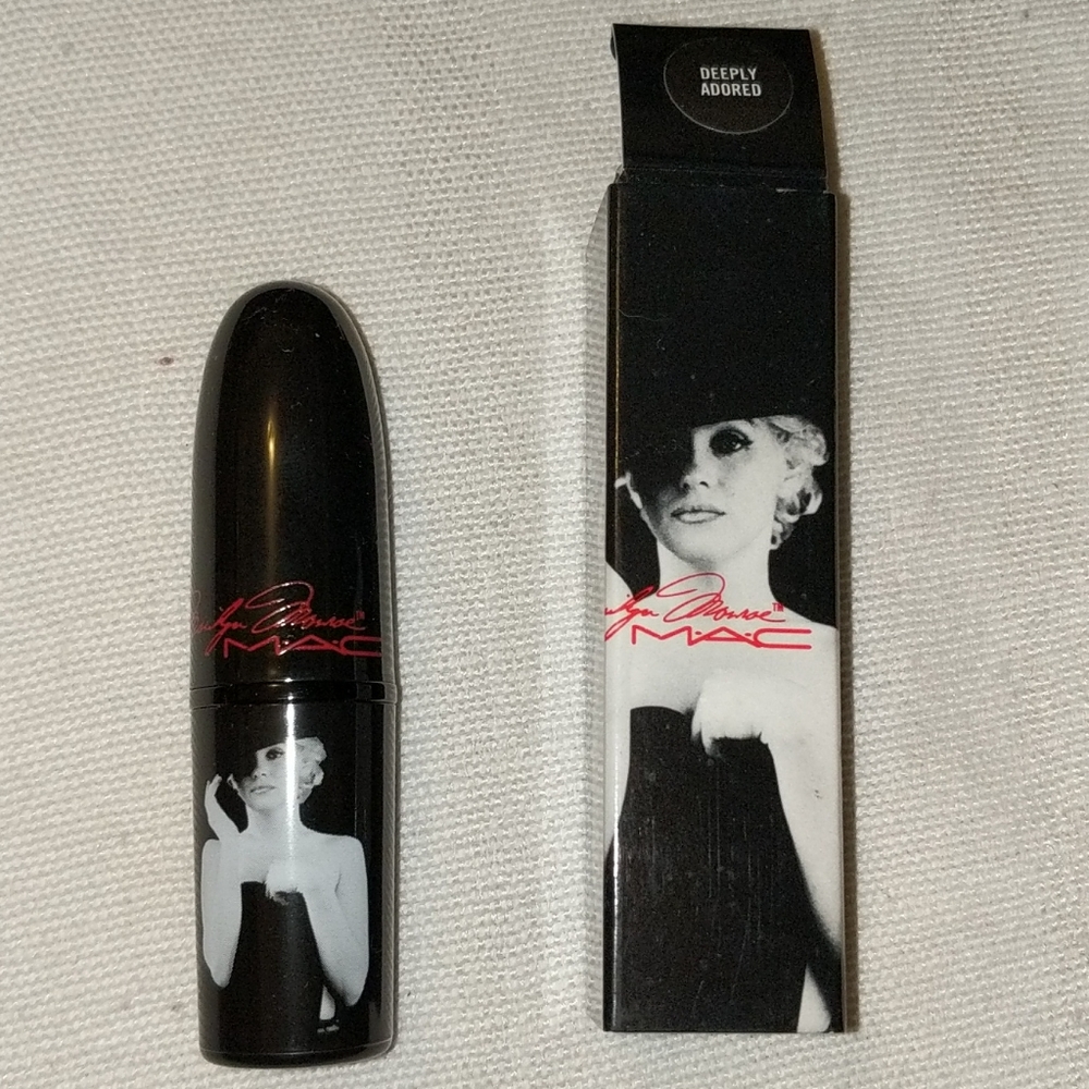 MAC DEEPLY ADORED LIPSTICK MARILYN MONROE